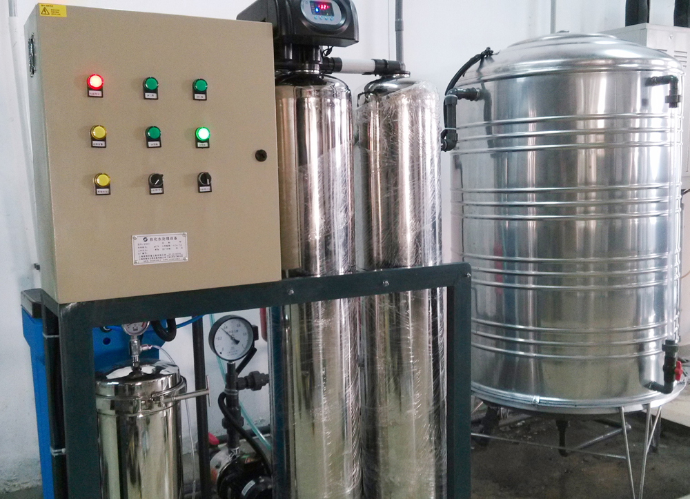 1吨/小时全自动软水器（一用一备）